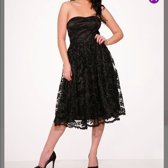 Vintage Chantilly Lace Dress - Picture 2 of 8